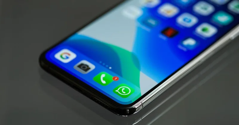 О тихом захвате WhatsApp без взлома и следов предупредили казахстанцев: что это значит