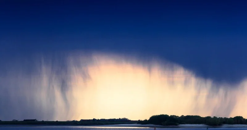 Два человека пропали во время рождественского заплыва в Англии