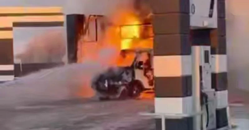 Огонь от горящей машины перекинулся на колонку на АГЗС в Актобе (видео)
