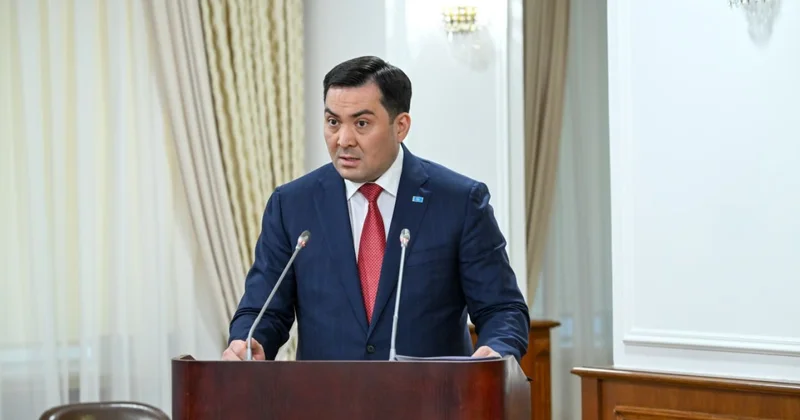 Министр энергетики РК рассказал, сколько заработал за год