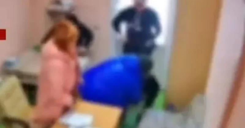 Хабим Нурмагомедов бы позавидовал : спор женщин из за документов закончился потасовкой в Астане