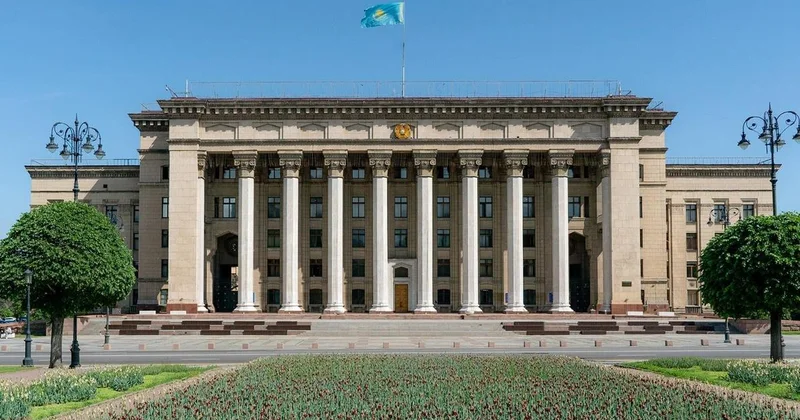 Здание КБТУ в Алматы передали в госсобственность