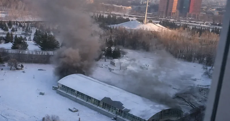 На левом берегу Астаны произошел пожар: тревожное видео сняли жители