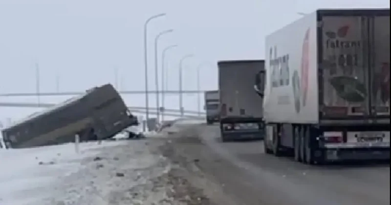 Автобус с иностранцами попал в ДТП в Кызылординской области, эвакуировали 47 человек