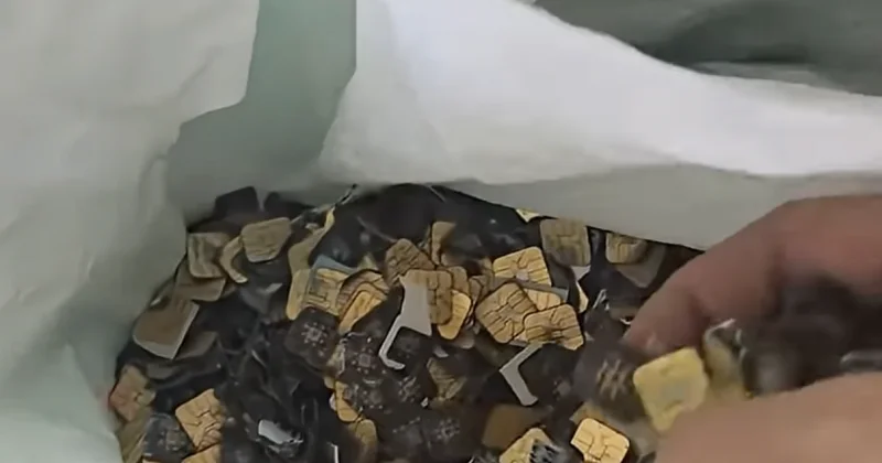 Блогер извлек 200 граммов золота из SIM карт (ВИДЕО)