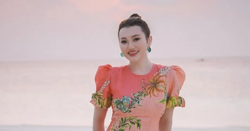 Отдыхающая на Мальдивах Ерке Есмахан показала фото с двумя сыновьями