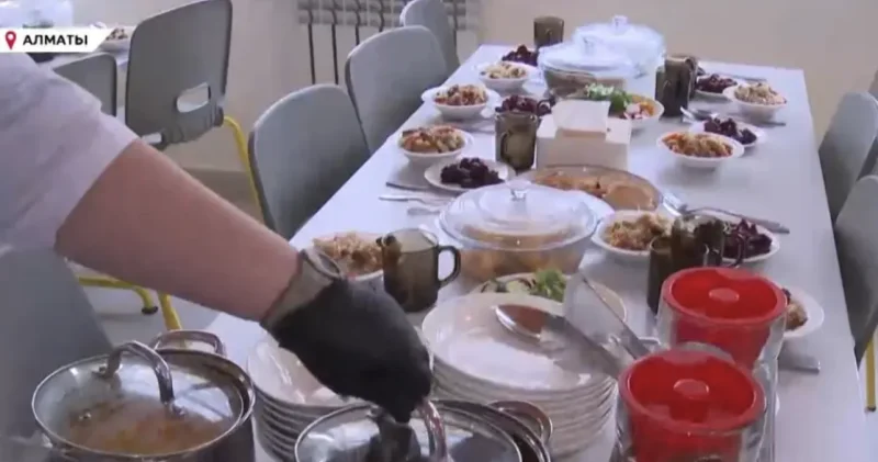 Алматыда оқушыларының тамағына бөлінетін қаржыны көбейту ұсынылды