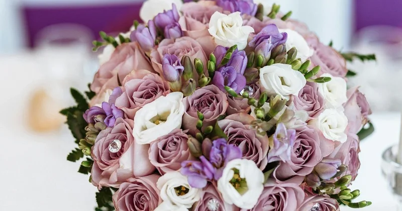 Букет цветов обошелся актюбинке в 7,5 млн тенге