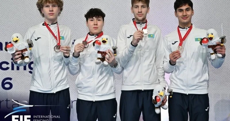 Команда Казахстана по фехтованию вошла в топ 3 чемпионата Азии