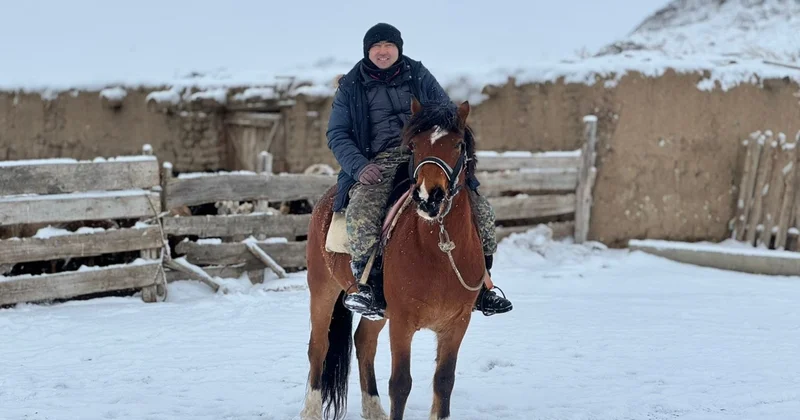 Жапанда жалғыз дерлік қыстайтын шопанның бір күні фоторепортаж