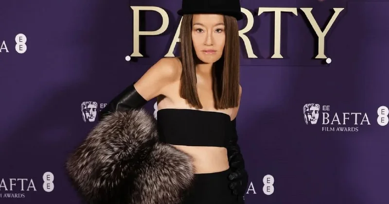 Откровенный образ 76 летней Веры Вонг вызвал неоднозначную реакцию в Сети