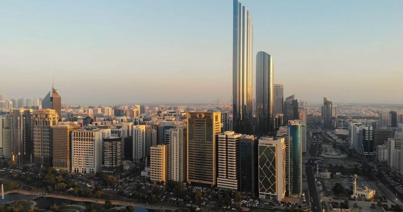 Один человек погиб в Абу Даби после удара иранских ракет