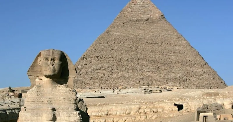 Зерттеуші Гиза құмының астында екінші Сфинкс болуы мүмкін екенін мәлімдеді
