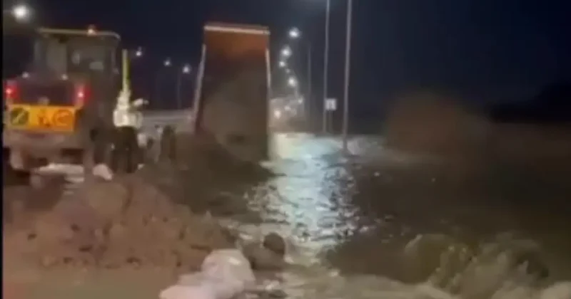 Паводки в Казахстане: вода разливается на трассах в регионах