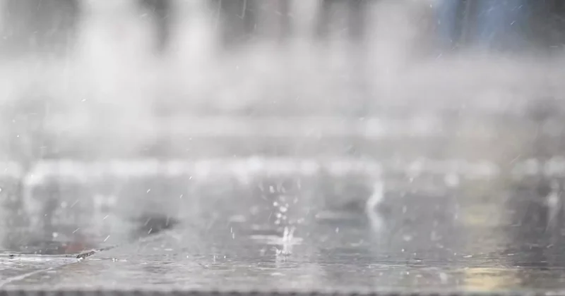 Жаңбыр, найзағай: синоптиктер ертең ауа райы қандай болатынын айтты