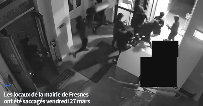 Францияда қала әкімдігіне шабуыл жасалды