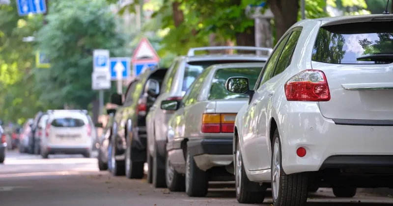 Более чем у 900 авто сняли госномера за нарушения правил парковки в Астане