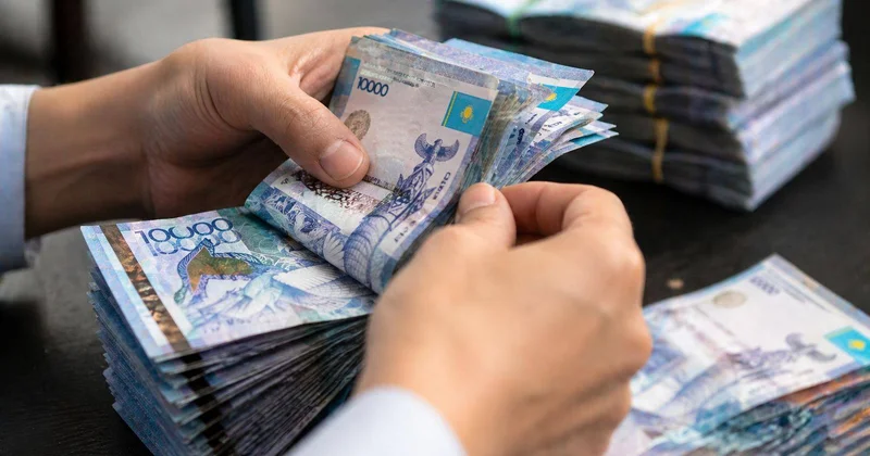 Алматыда жеке сот орындаушы 4,2 млн теңге жымқырған