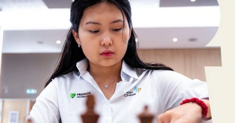 Бибисара Асаубаева улучшила положение в рейтинге FIDE