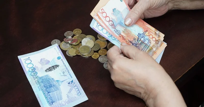 Казахстанка подала в суд на дочь и получила в 10 раз меньше, чем хотела