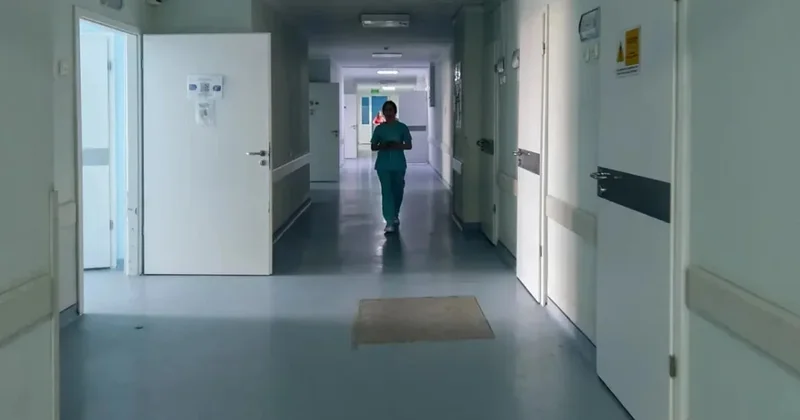 Врачи рассказали о состоянии женщины, выжившей при пожаре в ЖК Коркем 3