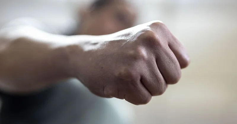 Сказал идти домой, пока родители не увидели: казахстанец обиделся и избил старшего брата