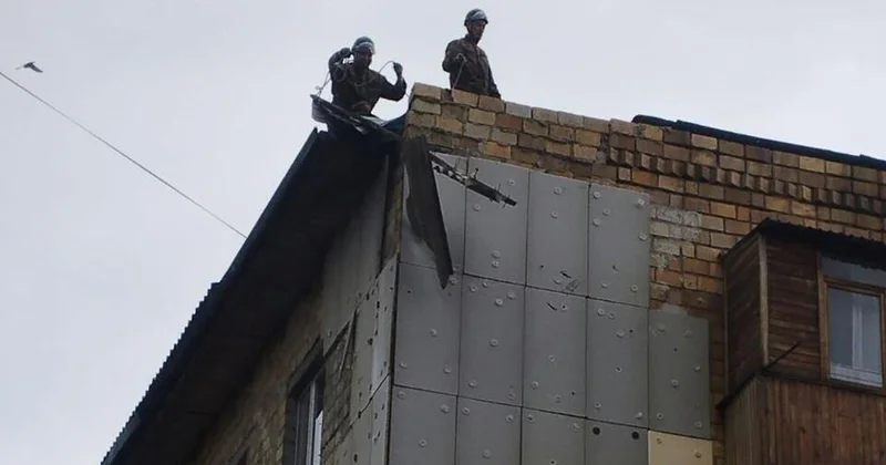 Қазақстанда дүлей дауылдан мектептер қирап, адамдар ауруханаға түсті