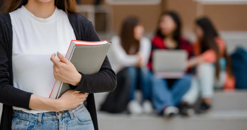 “Болашақтықтарға“ шетелде ақша жетпей ме? Орталық сынға қатысты мәлімдеме жасады