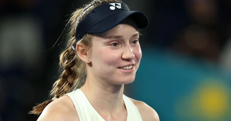 Елена Рыбакина досрочно завершила выступление на Ролан Гаррос