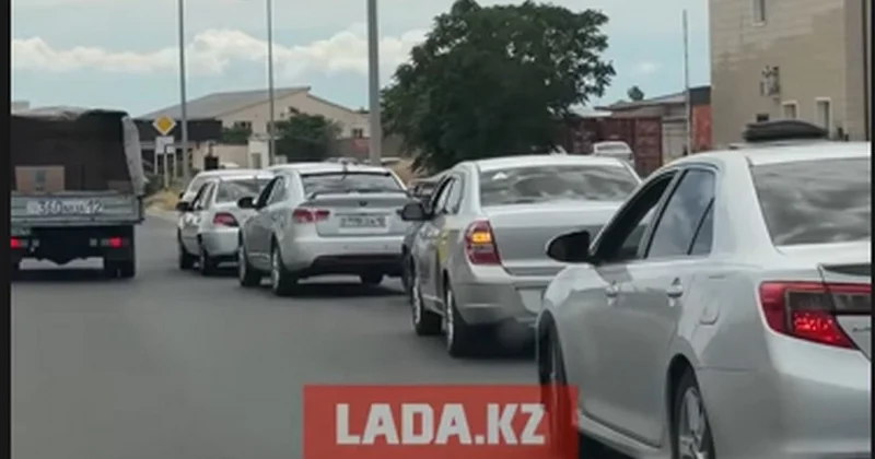 Водители Акту пожаловались на большие очереди за автогазом на АГЗС