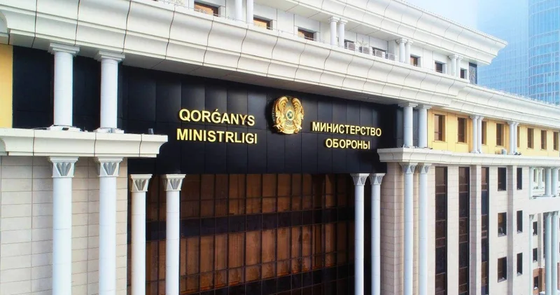 Жағалауда болған : Қорғаныс министрлігі желіде ақпарат тараған екі матрос туралы мәлімдеді