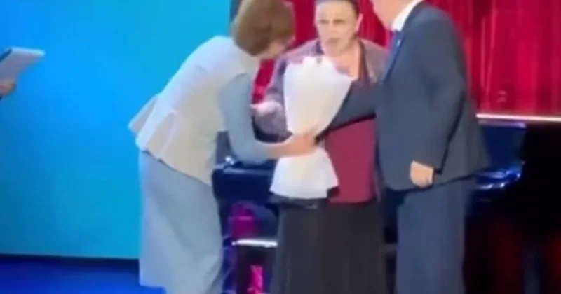 Меруерт Утекешева забыла взять цветы от Балаевой видео обсуждают казахстанцы