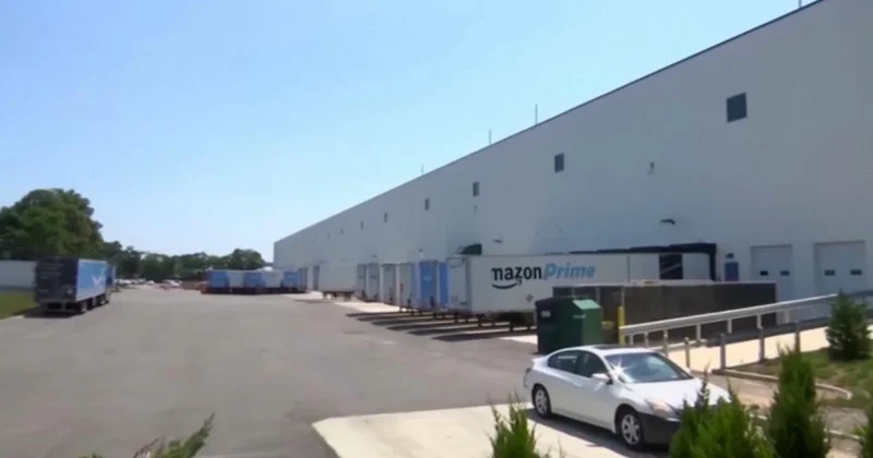 Amazon 30 мың қызметкерді қысқартады