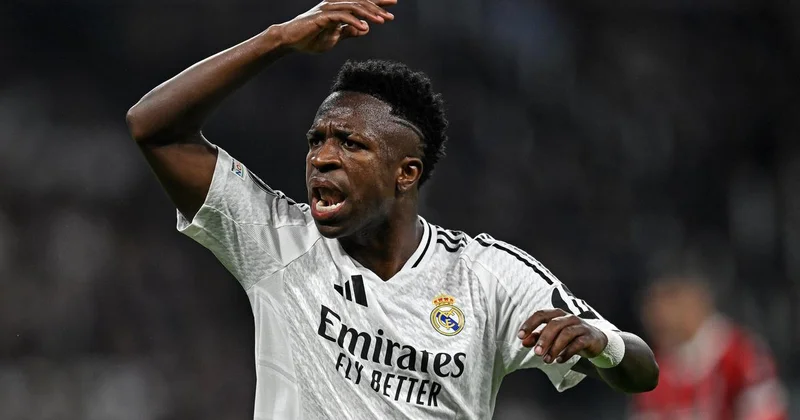 Мне лучше уйти : Винисиус задумался об уходе из Реала после конфликта с Хаби Алонсо