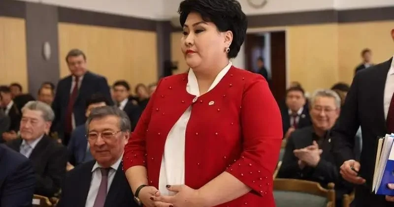 Атырауда пара алғаны үшін сотталған Бақытгүл Хаменова тойда көзге түсті