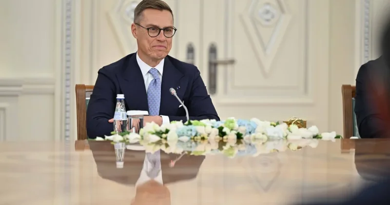 Майка Астаны с автографом Винокурова украшает дом президента Финляндии