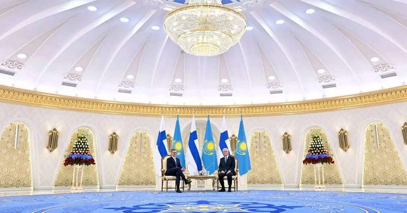 Финляндия президенті Қазақстаннан алған кәдесый үйінің төрінде тұрғанын айтты