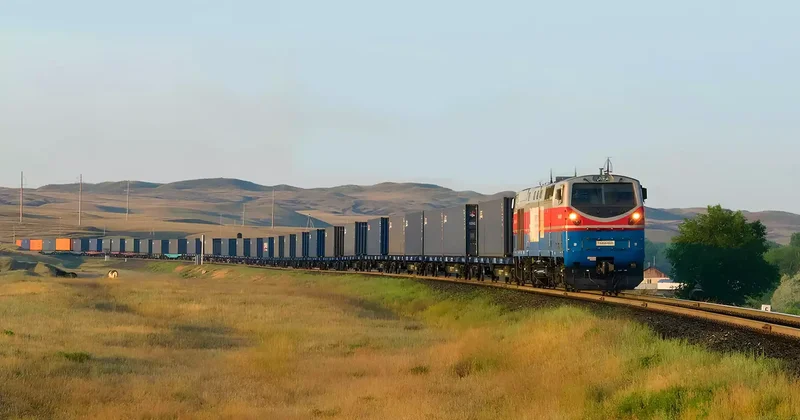 Ел шекарасы арқылы бір күнде рекордтық 155 пойыз жөнелтілді