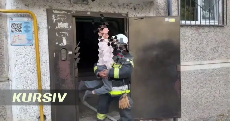 Ребенка спасли при пожаре в пятиэтажке Шымкента