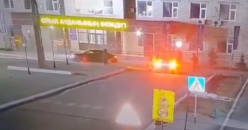 Казахстанца наказали за выходку перед зданием акимата (видео)
