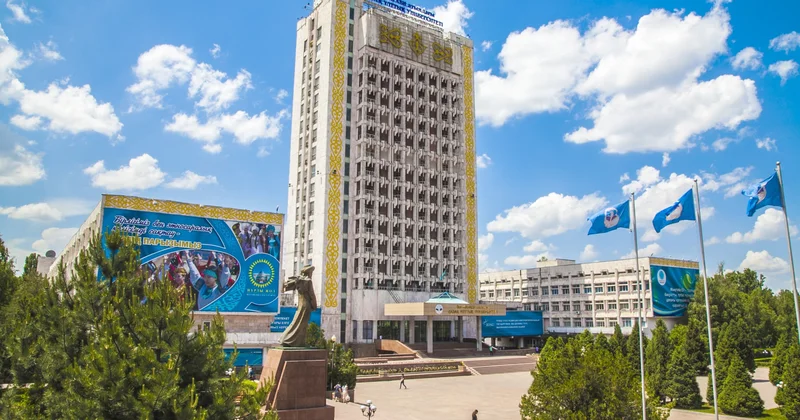 ҚазҰУ студенттері эвакуацияланды: полиция не дейді