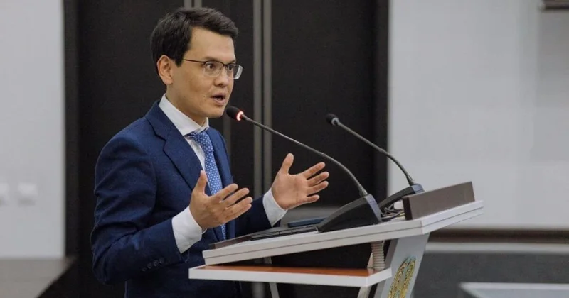 Председатель правления АО Казахтелеком поблагодарил отца за поддержку