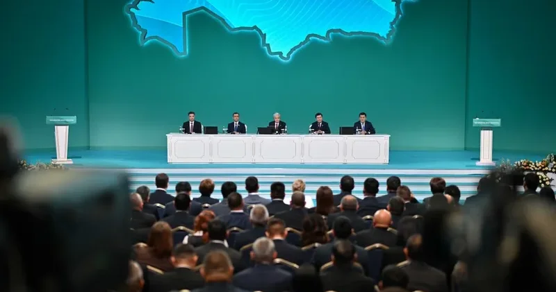 Мемлекет басшысы: Әкім ең алдымен, халықпен тікелей жұмыс істейтін мемлекеттік қызметші