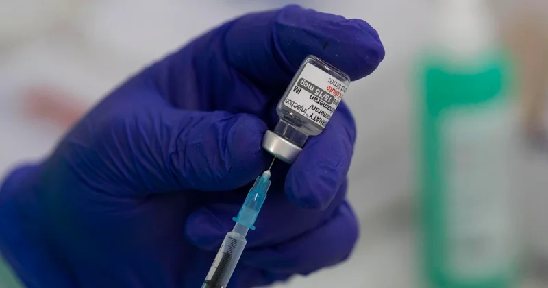 Люди боятся вакцин : медики заявили о росте заболеваний в Казахстане из за антиваксеров