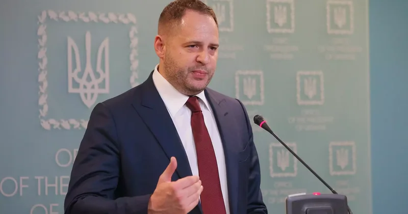 Украинада Зеленский кеңсесінің басшысы Андрей Ермакқа тінту жүргізілді