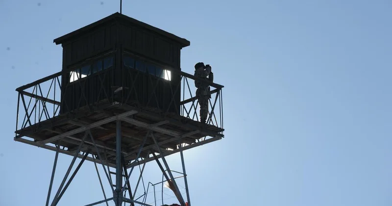 Пропускал через границу за деньги : лишившийся свободы и звания казахстанец оспорил приговор