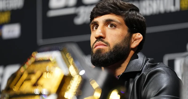 UFC ввел временный чемпионский пояс в дивизионе Топурии и шокировал Царукяна