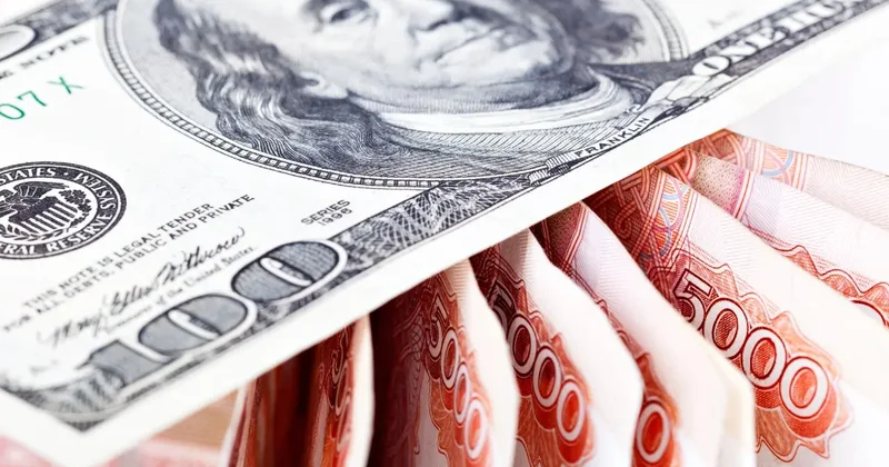 Сколько стоят доллар, евро и рубль в обменниках Казахстана 28 декабря