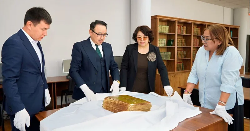 Ғасырмен үндескен кітапхана