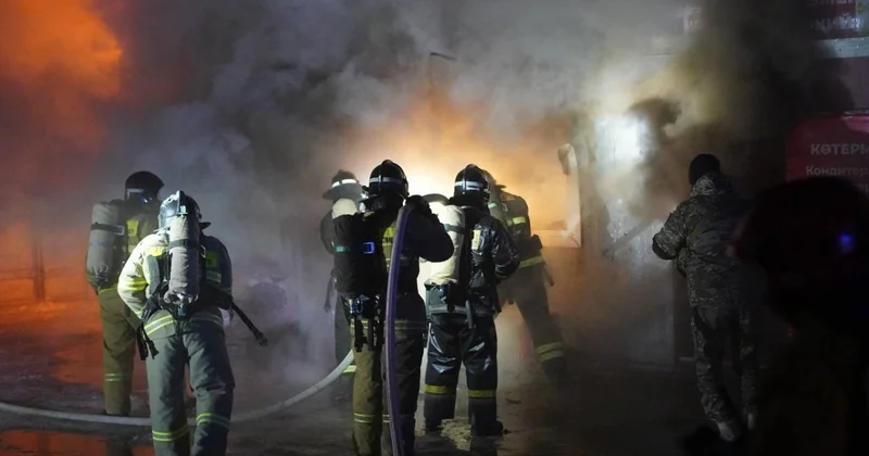 Выгорело 800 квадратов : в Астане ликвидировали крупный пожар